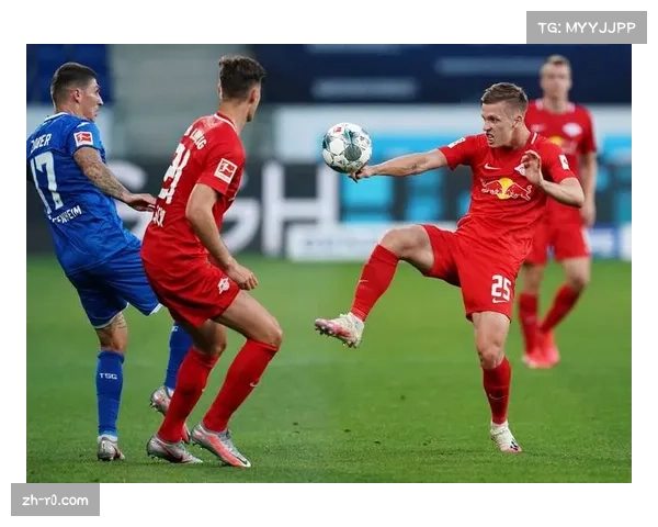 霍芬海姆演练定位球防守超一小时,备战与法兰克福的比赛 霍芬海姆演练定位球防守超一小时,备战与法兰克福的比赛